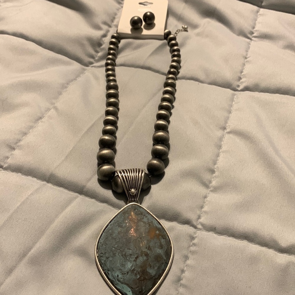 Faux Navajo Pearl and Stone Necklace and Earring Set